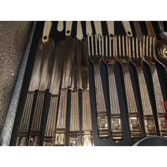 Huge Lot Of OVER 50 Childrens Plastic And Metal Spoons, Forks, Knives, Chilton + - Picture 9 of 14